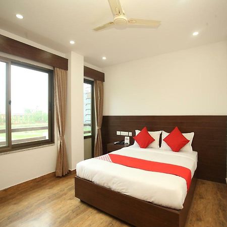 Oyo 525 Hotel Aloka Inn Рамміндей Екстер'єр фото