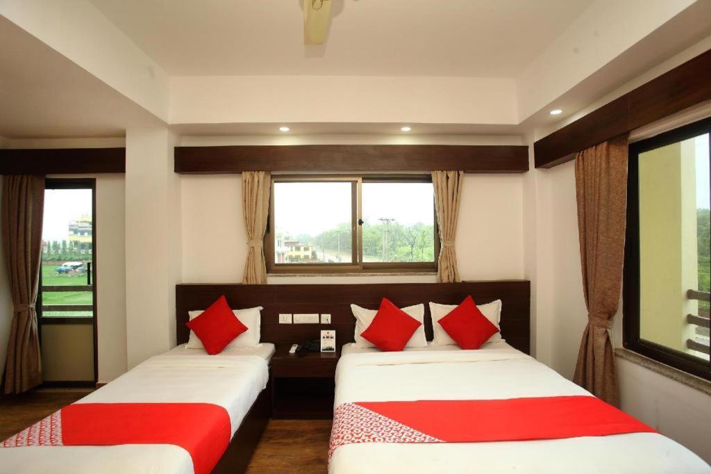 Oyo 525 Hotel Aloka Inn Рамміндей Екстер'єр фото