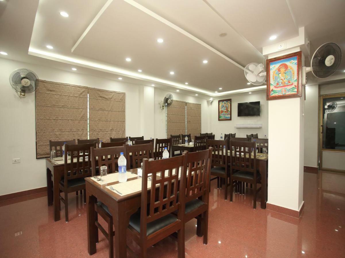 Oyo 525 Hotel Aloka Inn Рамміндей Екстер'єр фото